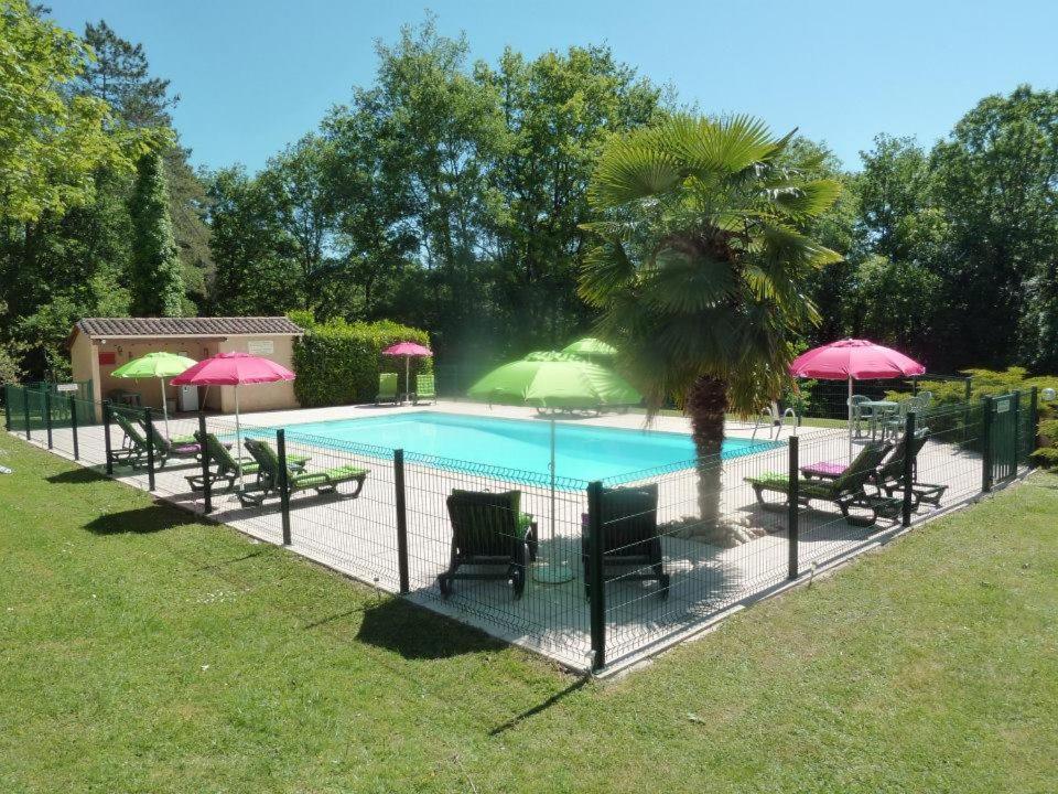 Ecrin D' Amour Suite Romantique Avec Jacuzzi Castels Kültér fotó